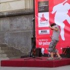 Actuación con la “Air Guitar” en la plaza de España de Zaragoza