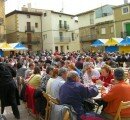 Comida popular en la Plaza Mayor de Farasdués